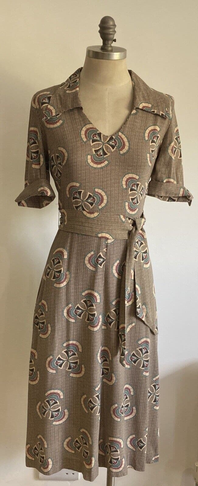 Rare Vintage Gingernut Dress, Circa 1973, Size 17" armpit to armpit