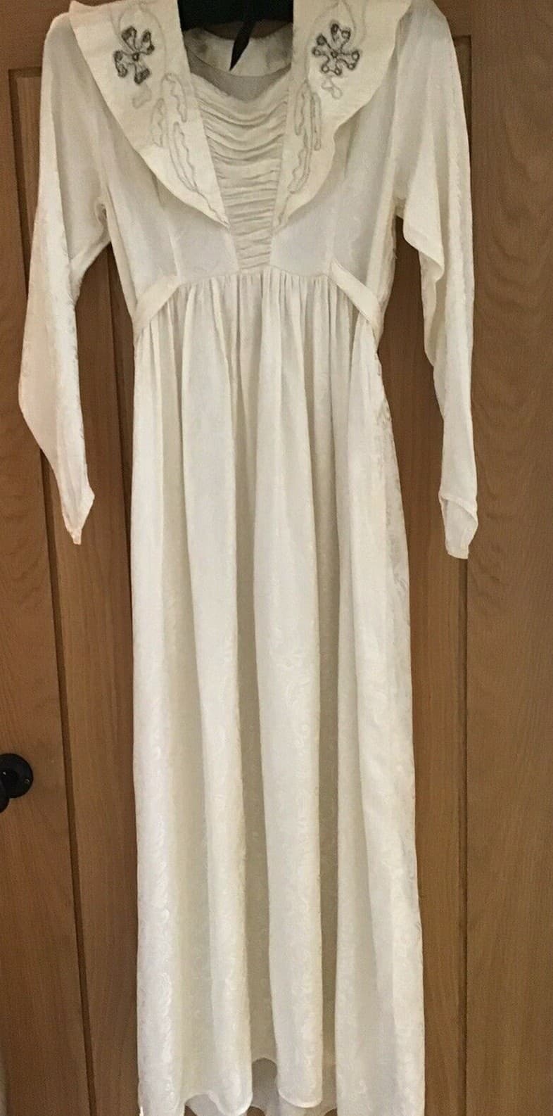 True Vintage 1940s Ivory Brocade Embroidered Wedding Dress, Size 8 UK