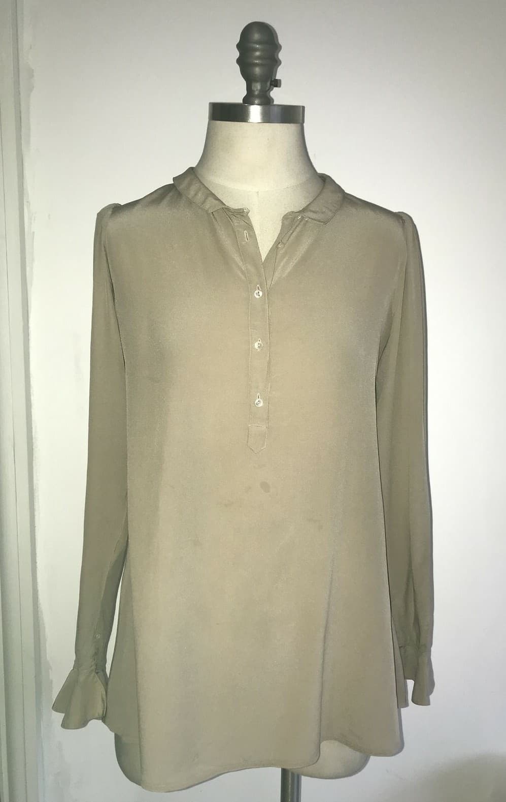 Vintage Chloe Beige 1970s/80s Silk blouse, Made in France, Size 36 (8)
