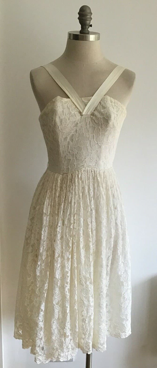 Vintage 1950's Ivory Wedding/Cocktail Dress 17.5" armpit to armpit approximately
