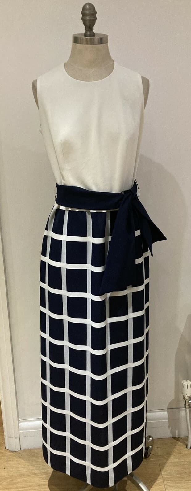 VINTAGE 1970s NAVY/WHITE BUTTE KNIT DRESS WITH BELT, SIZE 14