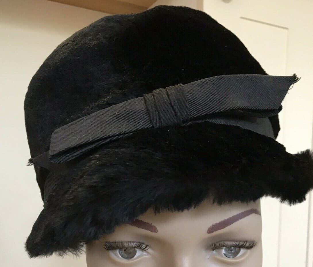 Vintage Peter Shepherd for Woollands of Knightsbridge Black 1960s Soft Fur Hat