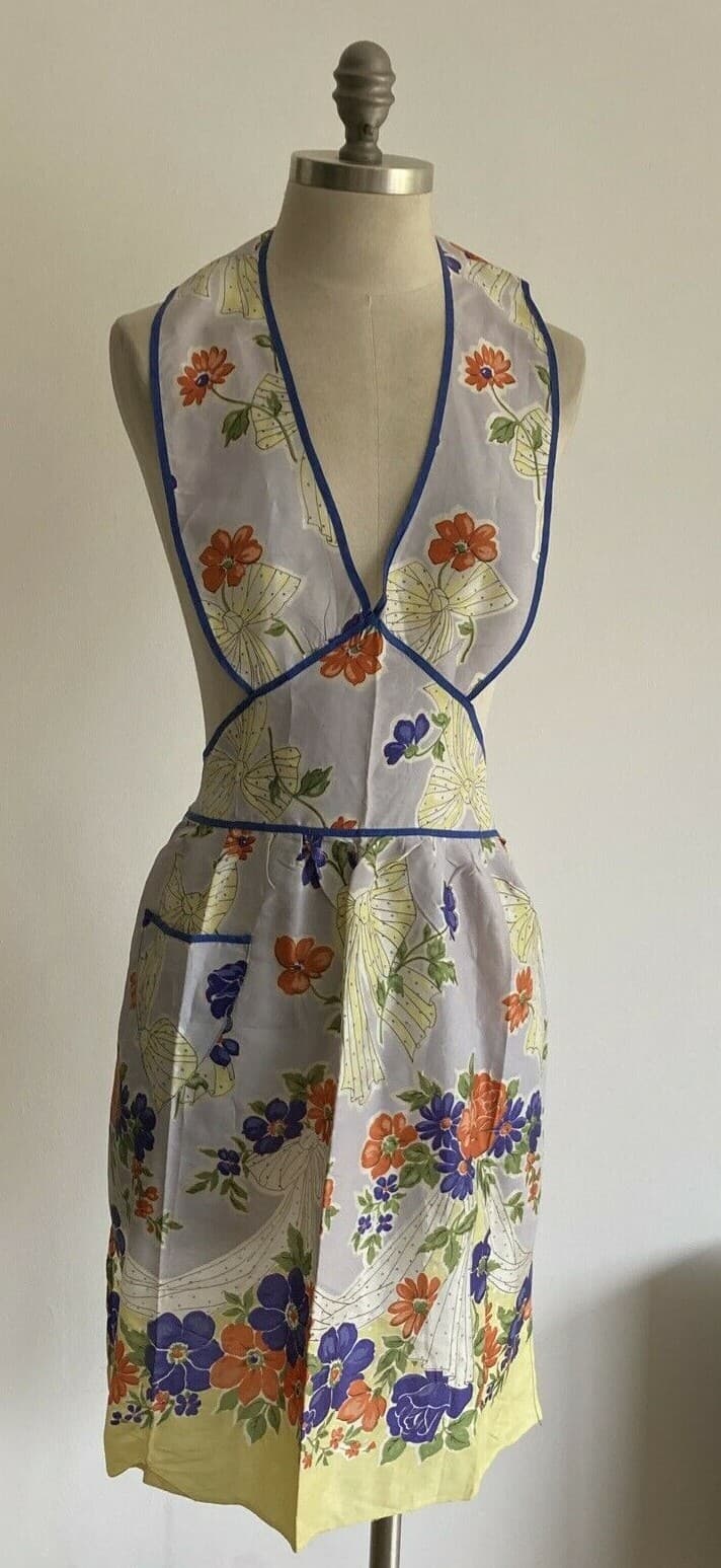 1950s "Pomona" Overall Vintage Pinny, Floral/Bows Print, Size W (Medium) VGC