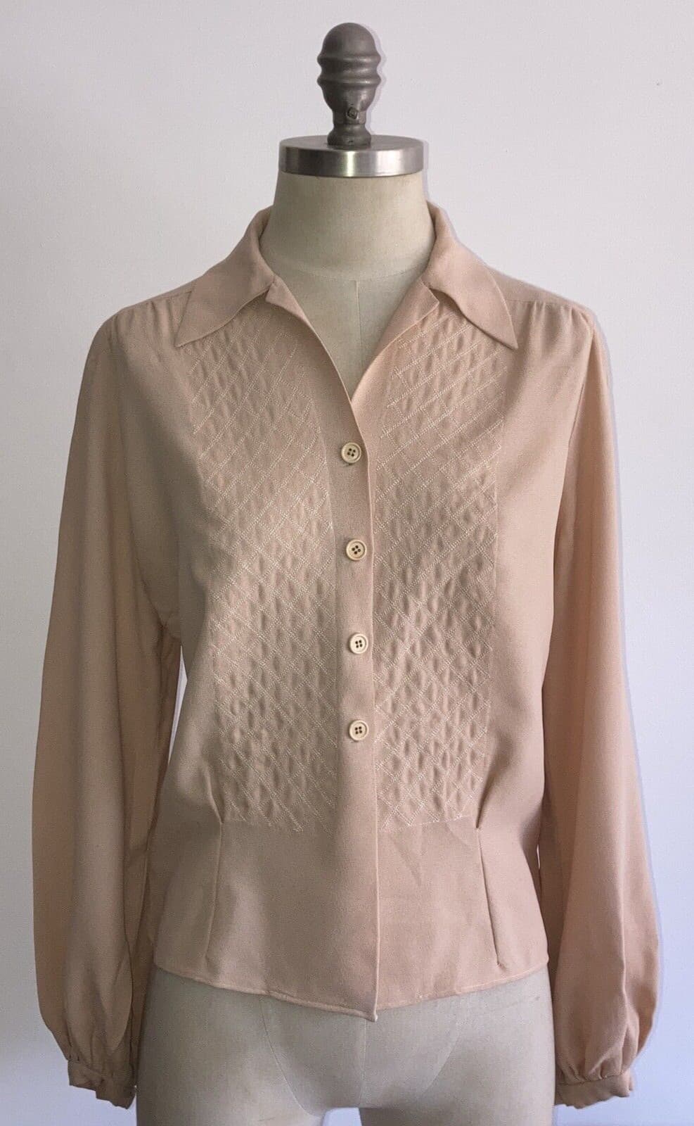 Vintage 1940s Peach Blouse with Stitched Panels Detail, 21" pit to pit approx.