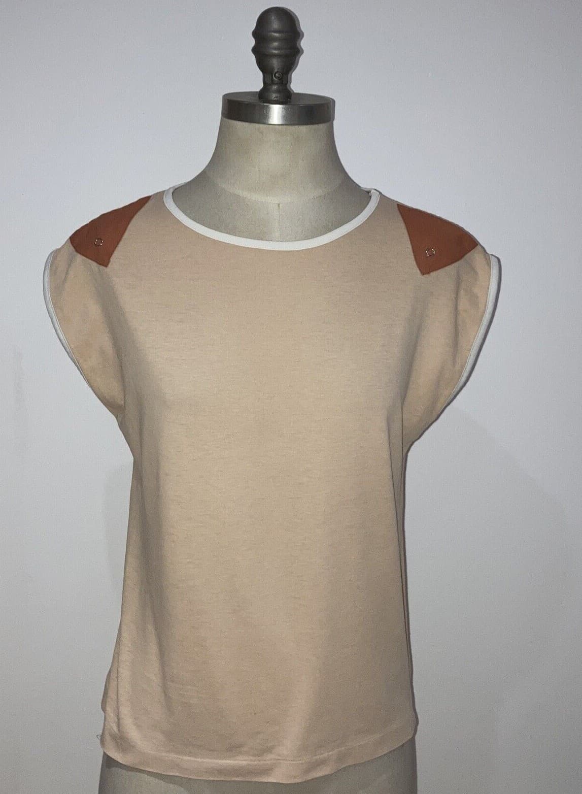 1970s Beige/Tan/White BHS Cap Sleeve T-Shirt with Metal Trim, Size 14-16 UK