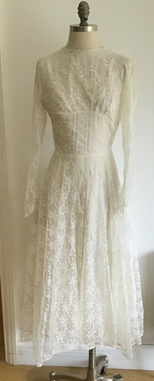 True Vintage 1950s Ivory Lace Wedding Dress Armpit to Armpit 18" approx. x