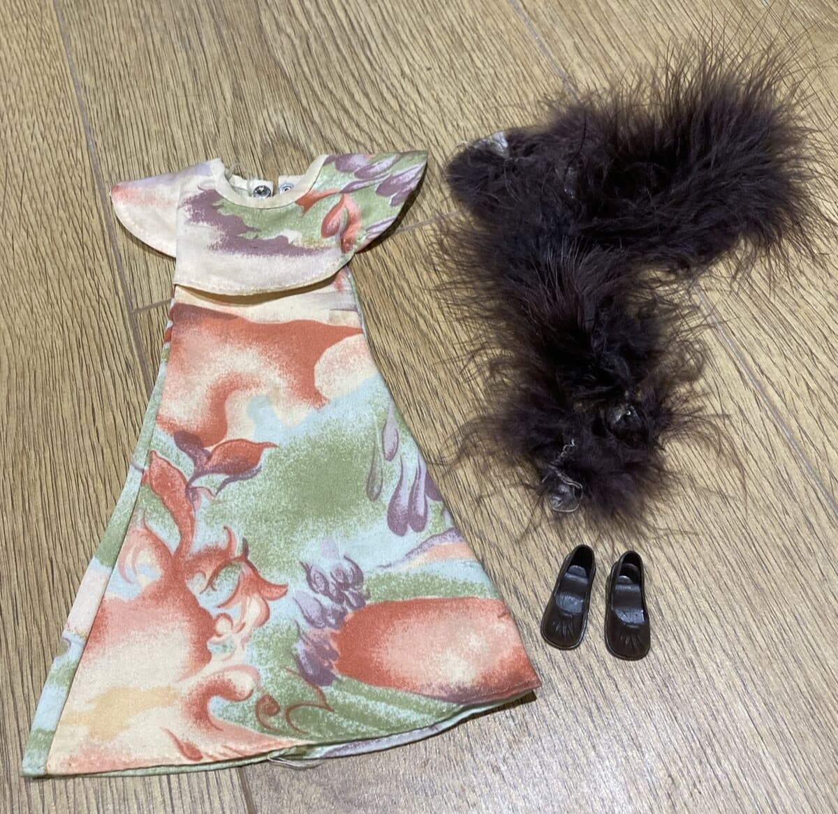 Rare Vintage Pedigree Sindy "First Night" Outfit 1985 Dress, Shoes & Feather Boa