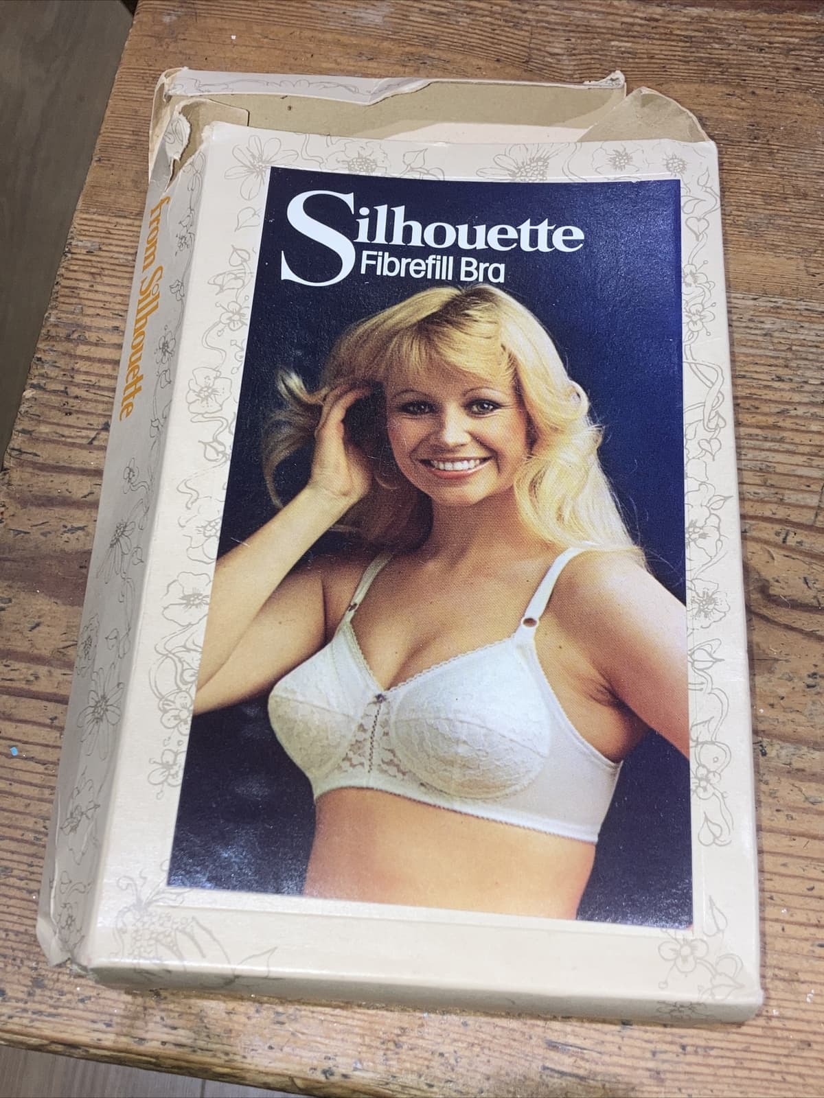 SILHOUETTE FIBREFILL WHITE SHORTLINE VINTAGE BRA, SIZE 36A, BNWT