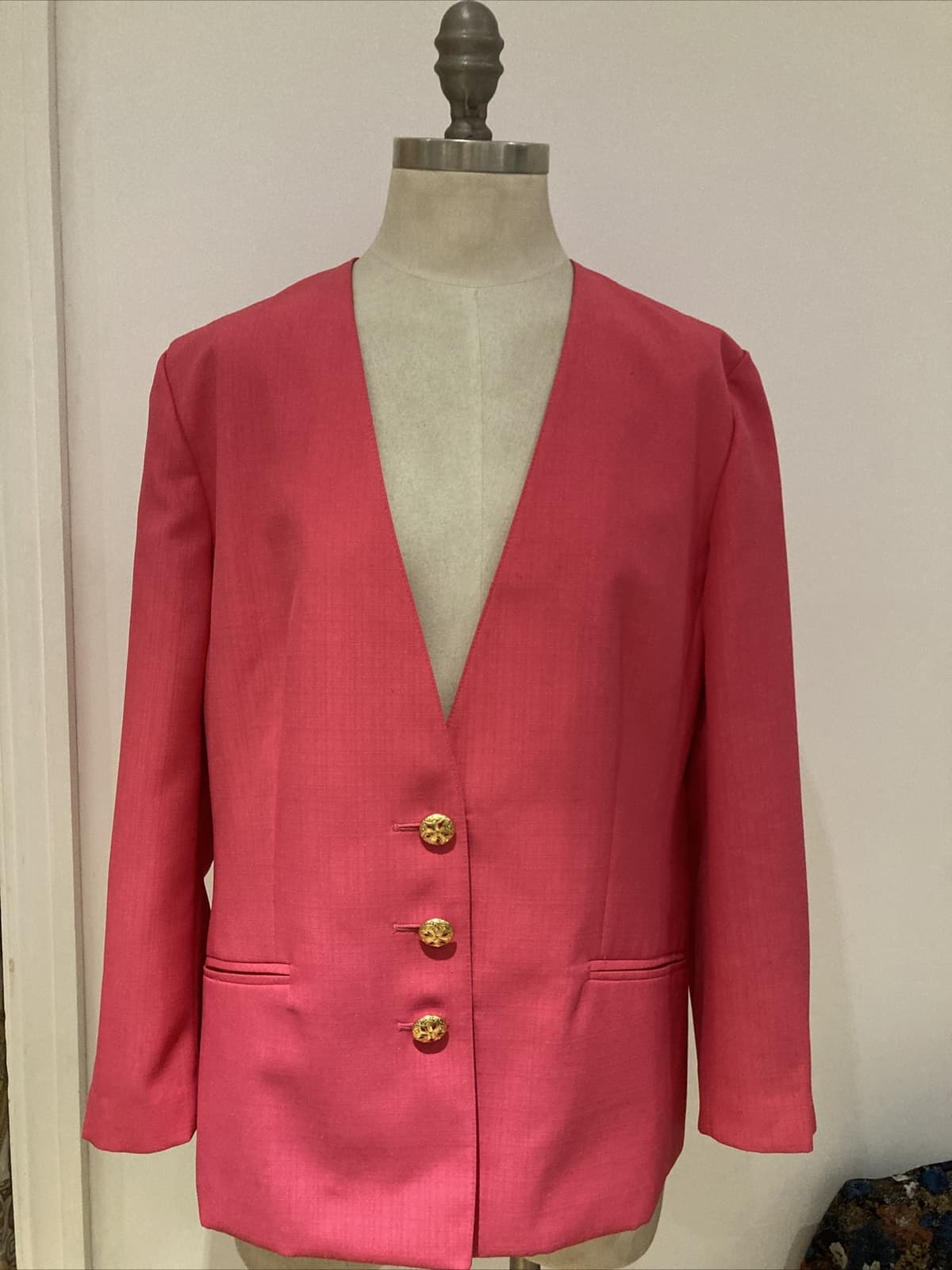 Vintage 1980s C & A Fuchsia Jacket, Size 40, armpit to armpit 20" approx.