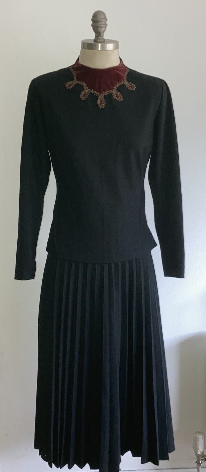 Rare 1940s Vintage Fine Wool Skirt & Top Wine Velvet/Brocade Trim 18" pit to pit