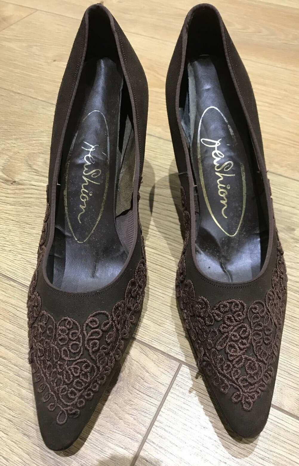 1960s Brown Suede "Fashion" Stiletto Court Shoes, Size 4 UK approx.