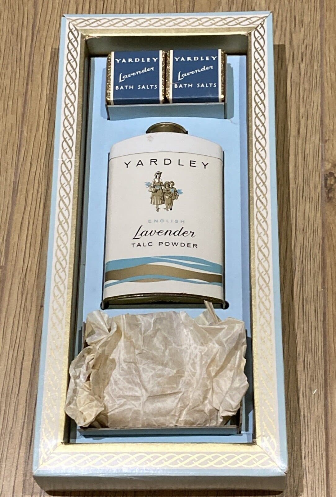 VINTAGE YARDLEY OF LONDON "LAVENDER" GIFT SET - TALC, SOAP & 2 X BATH CUBES