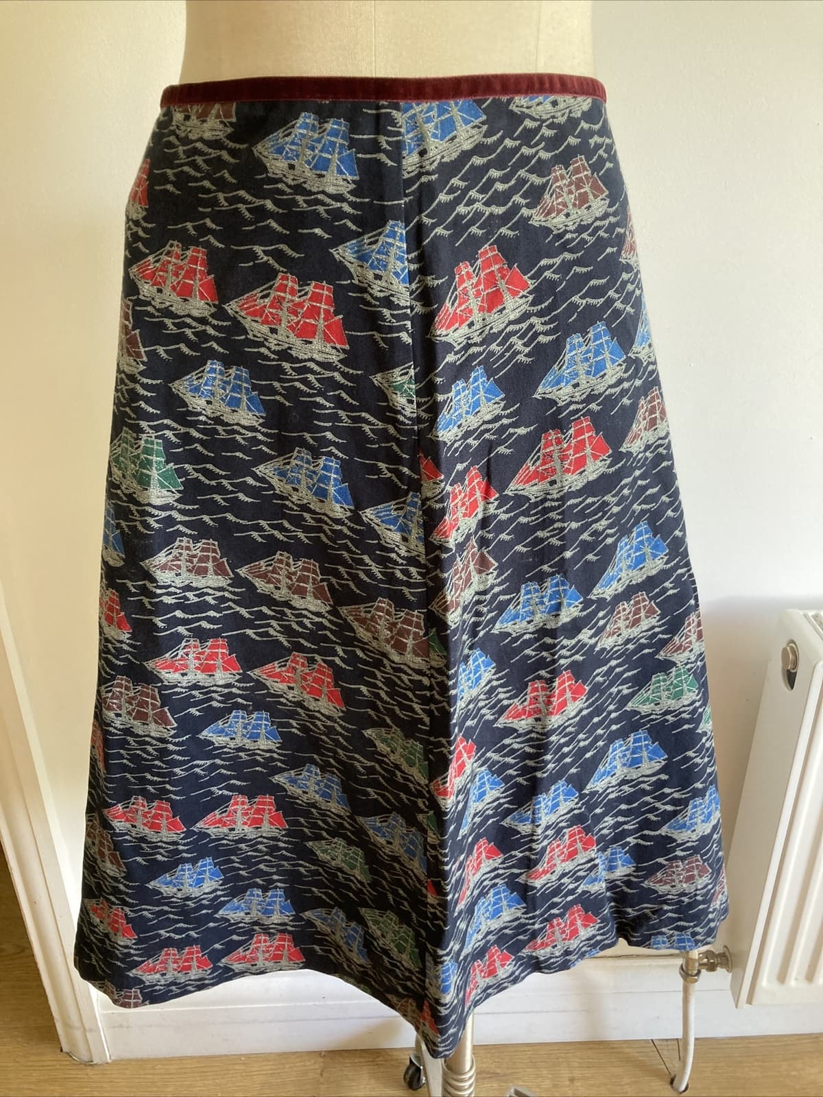 Seasalt "Pixie" Sailing Ship Cotton Crepe Skirt Size 10 UK, BNWT, Velvet Trim